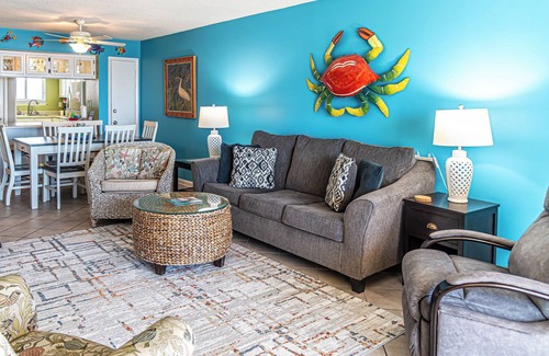 Gulf Shores Condo | ! NEED SAND BETWEEN YOUR TOES? Driftwood Towers 6B. Right on the Beach.