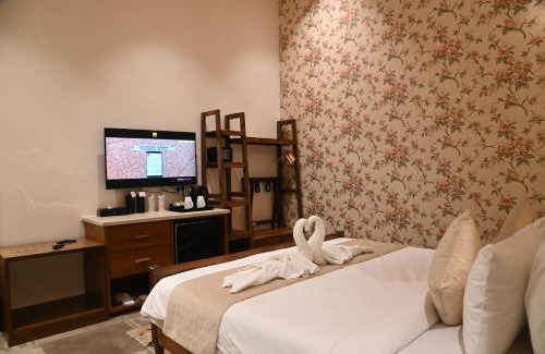 Pachmarhi Bed & Breakfast | Neelam Foresteria Resort