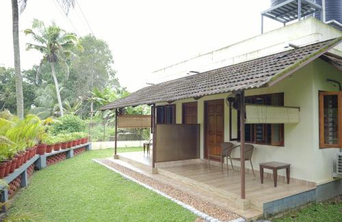 Kumarakom House | Neelambari - Riverside Private Bedroom