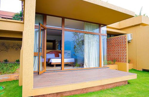 Chikkamagaluru Resort | Neeli Betta Retreat-with Mountain view and a Pool