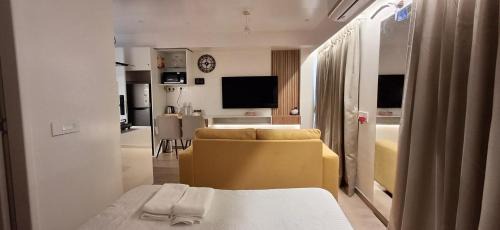 Viman Nagar Apartment | Neon Vimannagar studio near Pune Airport Symbiosis College 5 min walk