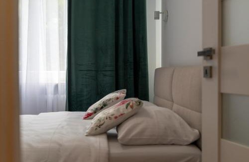 gmina Parzeczew Apartment | Nerudy Comfy Living Apartment by Bookinghost