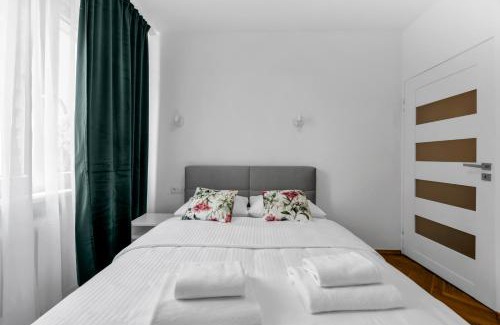gmina Parzeczew Apartment | Nerudy Comfy Living Apartment by Bookinghost