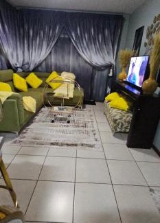 Rondebosch Apartment | Nestle-me