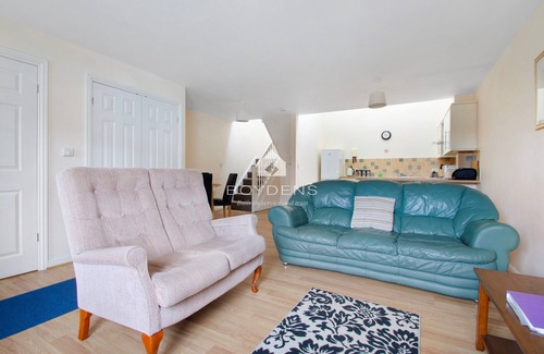 Frinton-on-Sea House | Nestled in the heart of Frinton on Sea is this terraced mews cottage offering open plan living