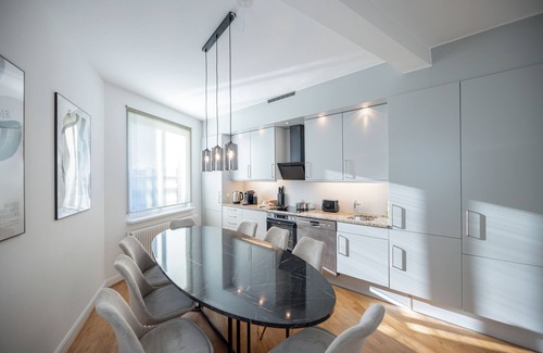 Mitte Apartment | nestup: 130 m² Duplex Penthouse - Rooftop Terrace with Skyline View