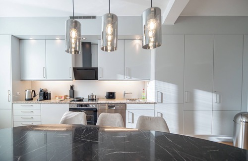 Mitte Apartment | nestup: 130 m² Duplex Penthouse - Rooftop Terrace with Skyline View