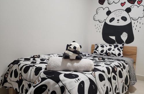 Jenjarom Apartment | Netflix Panda House 3B2R Rimbayu kota kemuning with Atari games