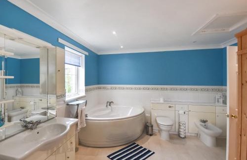 Dollar House | Nether Auchlinsky Cottage