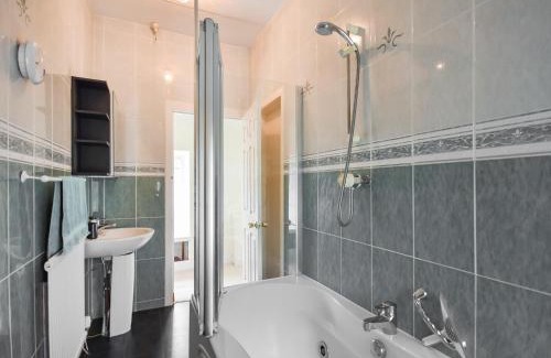 Dollar House | Nether Auchlinsky Cottage