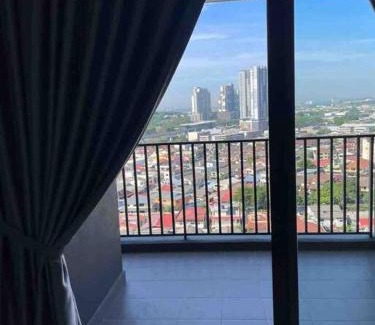 Kampung Bukit Dukong Apartment | Netizen near MRT Couple Balcony Suite #31