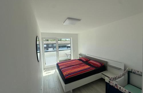 Remscheid Apartment | Neue Doppelhaushälfte mit Terrasse, Balkon und Garten
