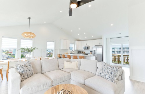 Surf City House | NEW 2nd ROW HOME, UNOBSTRUCTED OCEAN VIEWS, NEAR BEACH ACCESS, SLEEP 10,ELEVATOR