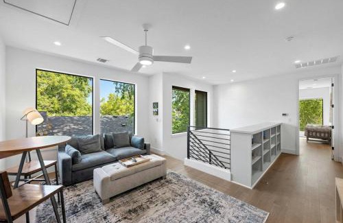 Bouldin House | NEW 4 BDRM I Heated Pool Prime Location Mins to DT