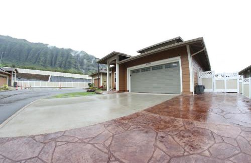 Makaha Valley House | New 4 Bedroom Home with Ocean and Gorgeous Mountain Views in the gated community of Mauna Olu