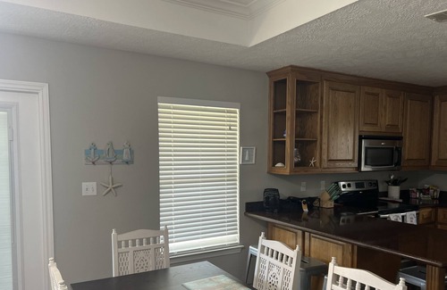 Port Bolivar Cottage | “New Ambiance” Enjoy this Lovely 2B/2B Beach Home! Sleeps 10! Beach access!