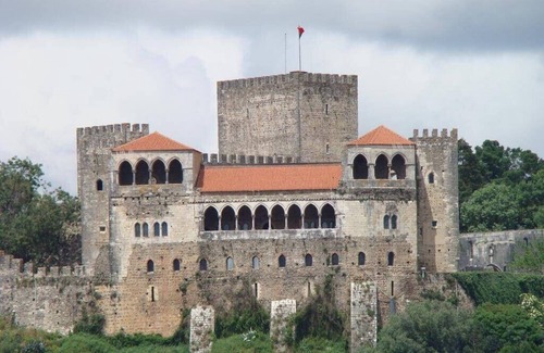 Leiria Apartment | New and Modern apartment 5 minutes from Leiria History Center