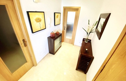 Vilanova Apartment | New and spacious apartment with garage space 500 meters from beaches