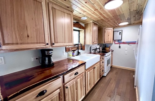 Overgaard Cabin | NEW - Apache Cabin