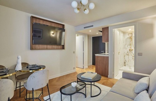 Porte-Saint-Martin Apartment | New apartment Center of Paris/Le Marais
