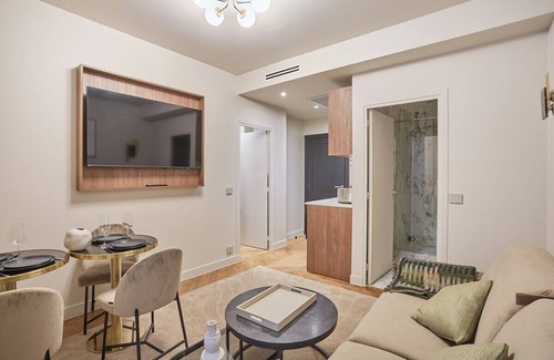 Porte-Saint-Martin Apartment | New apartment Center of Paris/Le Marais