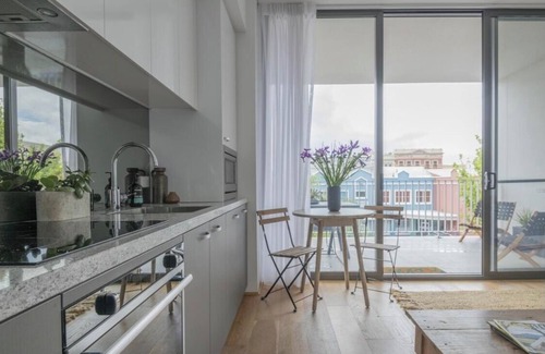 Fremantle Apartment | New apartment in the historic West End close to cafes bars and restaurants.