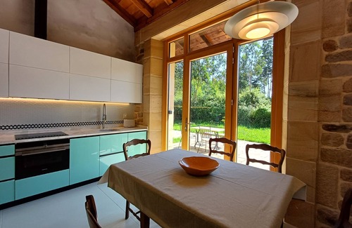 Ea House | New apartment with garden in rural house next to the sea