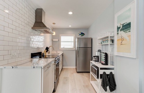 Neptune House | New Beach House - Steps to the Sand!n