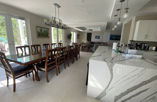 Hart Bay Villa | NEW-Beachfront/Oceanfront Luxury Villas, Pool, Spas, Kayaks, SUP's, Concierge