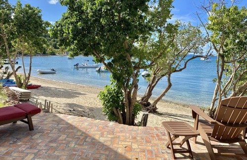 Hart Bay Villa | NEW-Beachfront/Oceanfront Luxury Villas, Pool, Spas, Kayaks, SUP's, Concierge