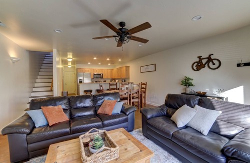 Moab South Valley House | New! Beautiful, secluded views 10 minutes from Downtown Moab!