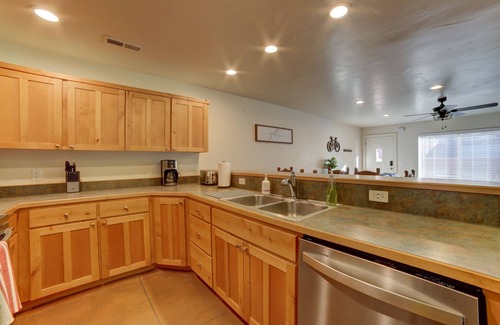 Moab South Valley House | New! Beautiful, secluded views 10 minutes from Downtown Moab!