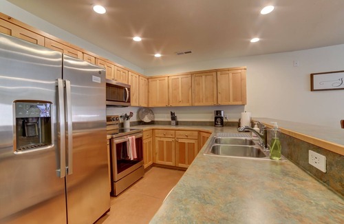 Moab South Valley House | New! Beautiful, secluded views 10 minutes from Downtown Moab!