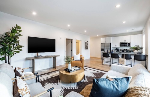 Nashville House | New Build Designer Condo Near Downtown, Germantown & The Gulch | The Heights