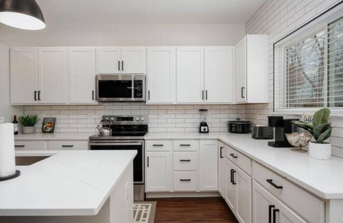 Delaware House | New build modern home 3BR with Hot Tub & ping pong