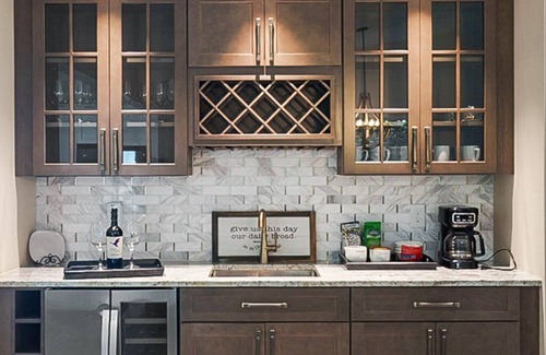 Saunderstown House | New Build, Private Beach, Central Air, Big Yard, Firepit, Wine Bar
