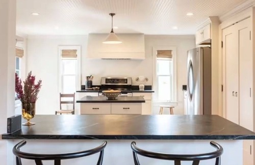 Hudson House | New Charming 3-bedroom 1892 Farmhouse 3min from downtown Hudson, NY