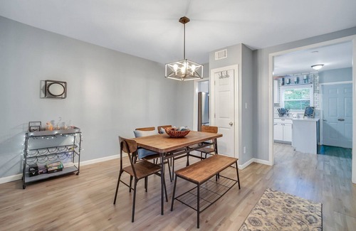 Midtown House | New Cheerful Renovated Home - 5 Min to Downtown!