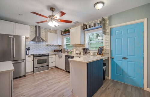 Midtown House | New Cheerful Renovated Home - 5 Min to Downtown!