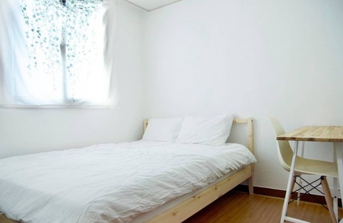 Cheongdam House | [NEW! CHEONGDAM PORSCHE - 3BDR2BATH 5MIN WALK!