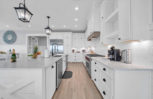 Sunnyside On The Gulf House | New Coastal Craftsman Masterpiece. 9 BR/11BA, Private Pool & Hot Tub, Gulf View