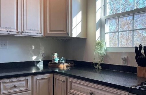 Fairmount Heights House | New! Cozy Chateau in NE DC - 6 Miles to Monuments!