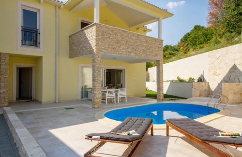 Jurandvor Villa | New cozy Vila with great heated Pool and Stone barbeque