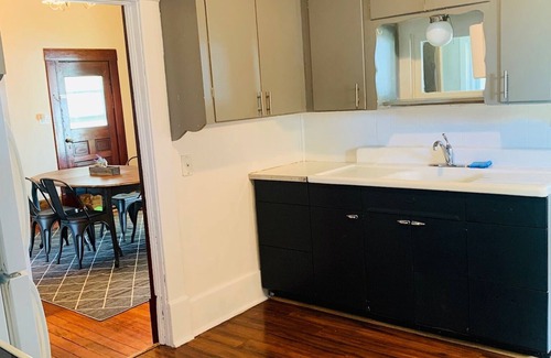 Cunningham House | *NEW*Farmhouse Getaway- Located between Pratt & Kingman easy access to HWY 54