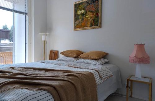 Sundsberg Apartment | New Golf Apartment With Nordic Art Design