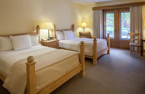 New Harmony Hotel | New Harmony Inn Resort and Conference Center