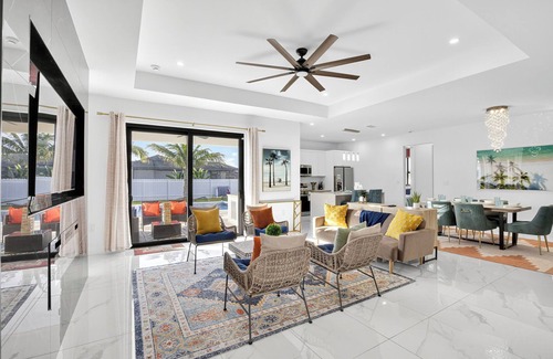 Burnt Store House | NEW! Heated Pool Arcade Games mini Golf 7 Beds