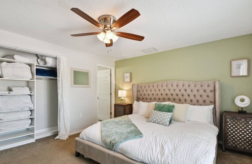 Harbor Bluffs House | New heated saltpool w Kayaks, 8min to Shore: Tranquil Escape