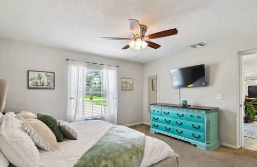 Harbor Bluffs House | New heated saltpool w Kayaks, 8min to Shore: Tranquil Escape