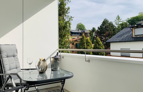 Gmunden Apartment | New holiday apartment - close to the center, quiet with parking space and loggia